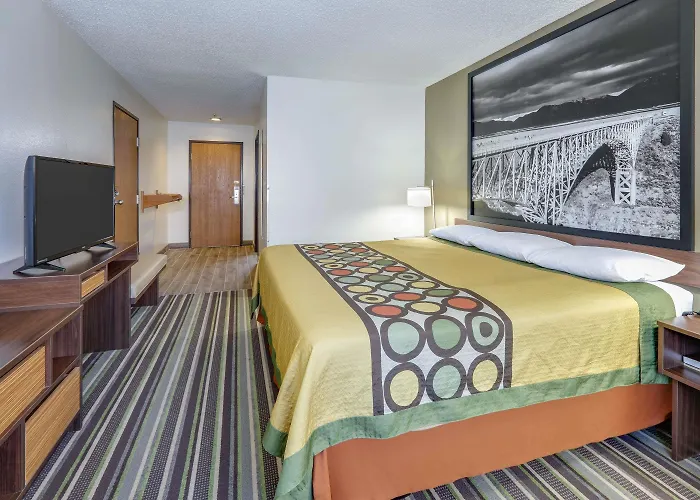 Super 8 By Wyndham Roswell