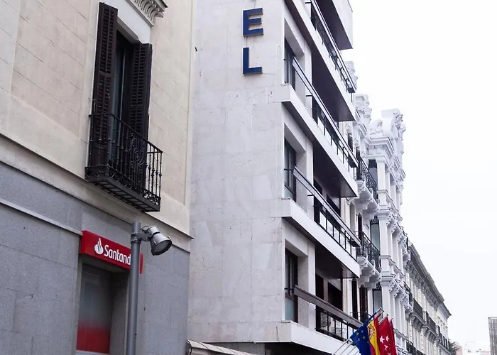 Hotel Serrano Madri