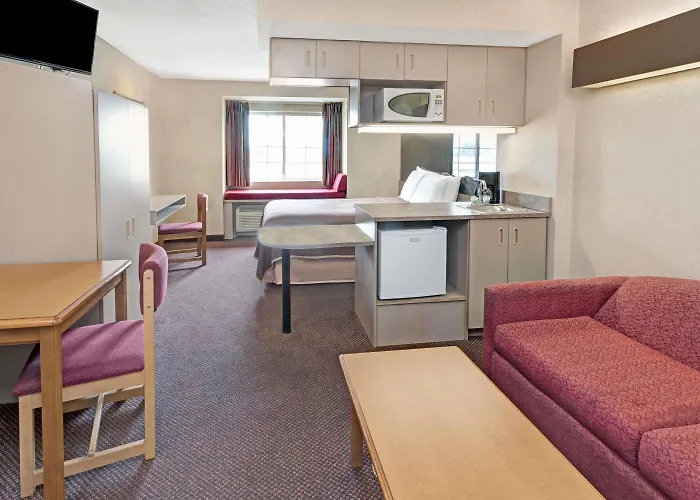 Red Lion Inn & Suites Elk Grove Village