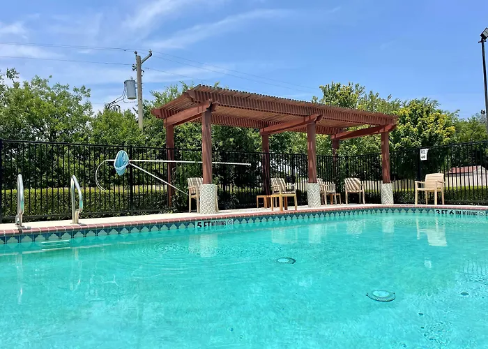 Best Western Roanoke Inn & Suites