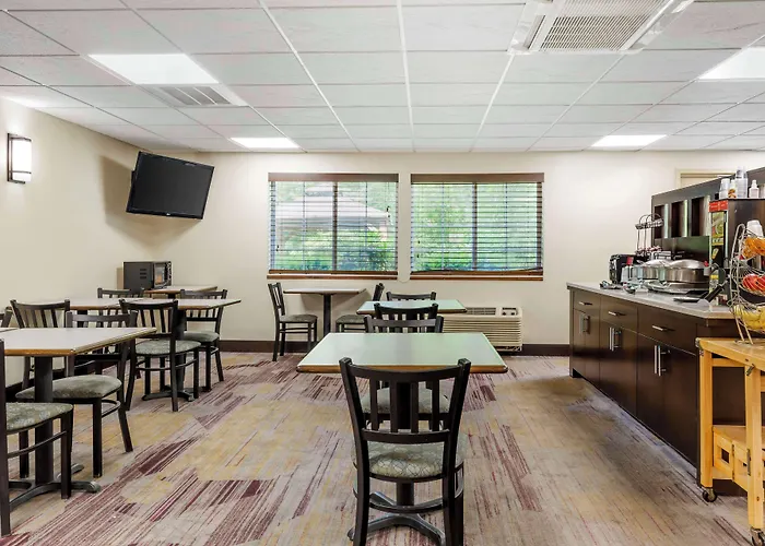Best Western Plus Berkshire Hills Inn & Suites