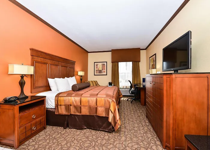 Best Western Plus Midwest Inn & Suites