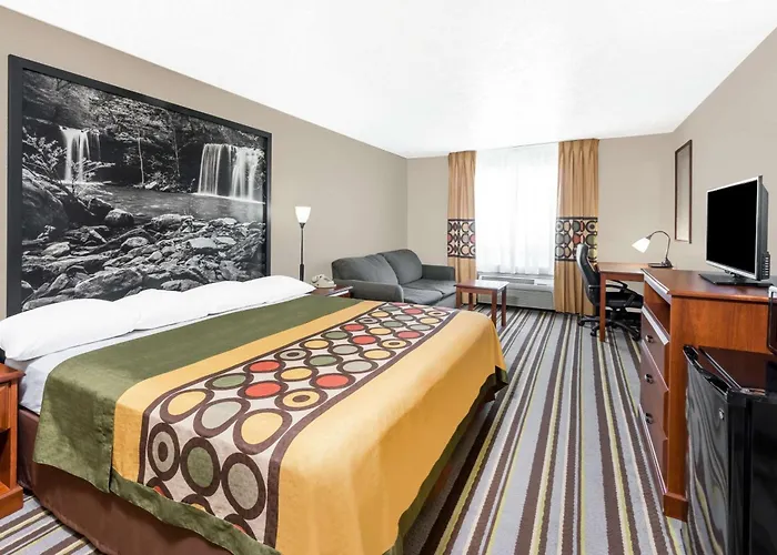 Super 8 By Wyndham Bolivar
