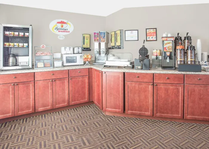 Super 8 By Wyndham Beaver Dam