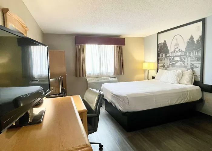 Super 8 By Wyndham St. Clair Mo