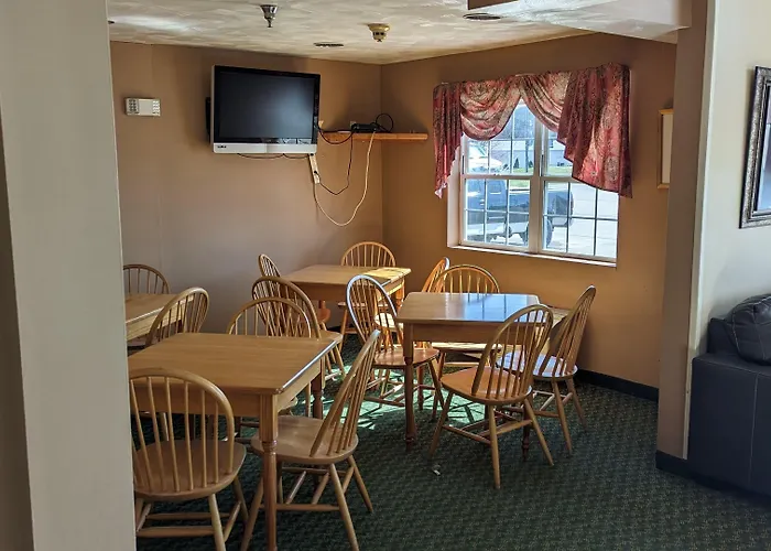 Knights Inn & Suites St. Clairsville