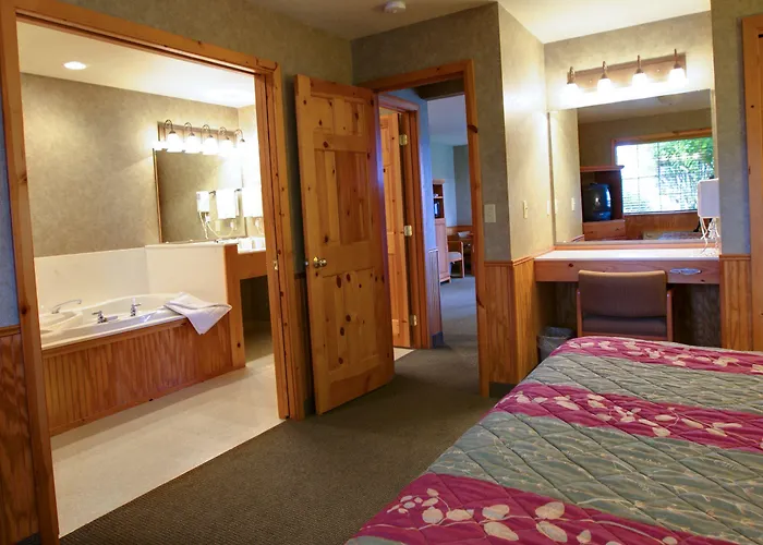 Poulsbo Inn & Suites