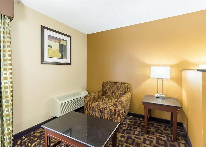 Quality Inn & Suites Arden Hills - Saint Paul North