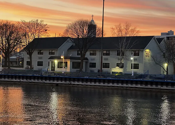 Harbor Winds Hotel (Adults Only)