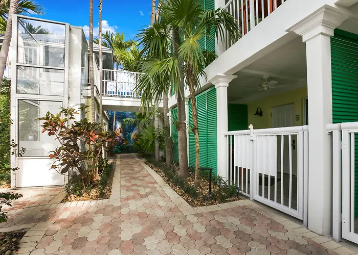 Almond Tree Inn - Adults Only