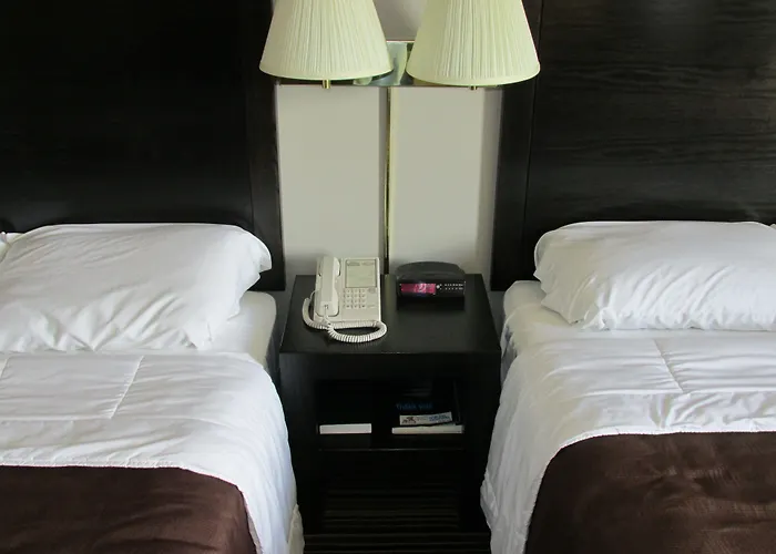 Woodfield Inn And Suites