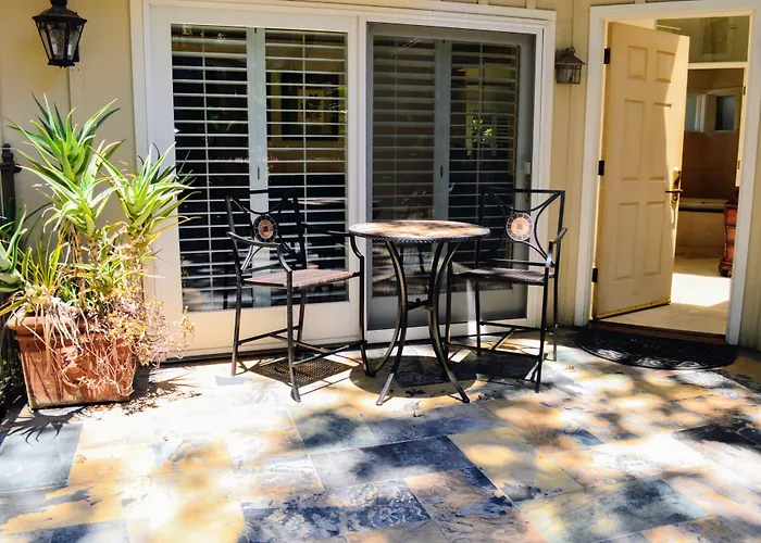 Saratoga Oaks Lodge