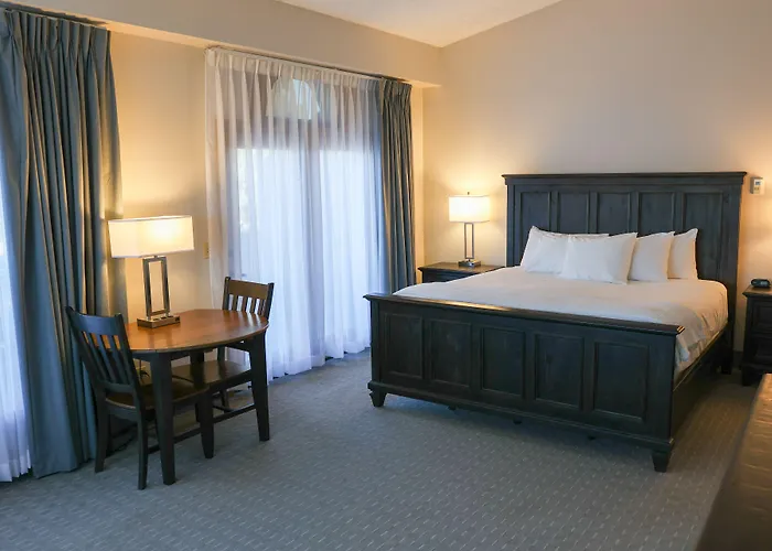 Lone Tree Golf Club And Hotel