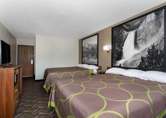 Super 8 By Wyndham Dubois