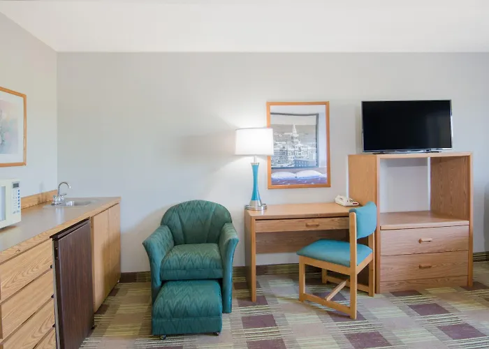 Super 8 By Wyndham Toledo