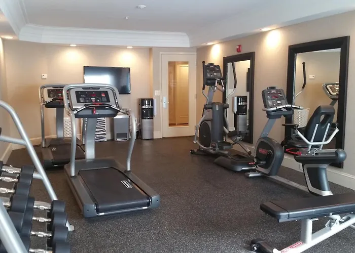 Town & Country Inn And Suites