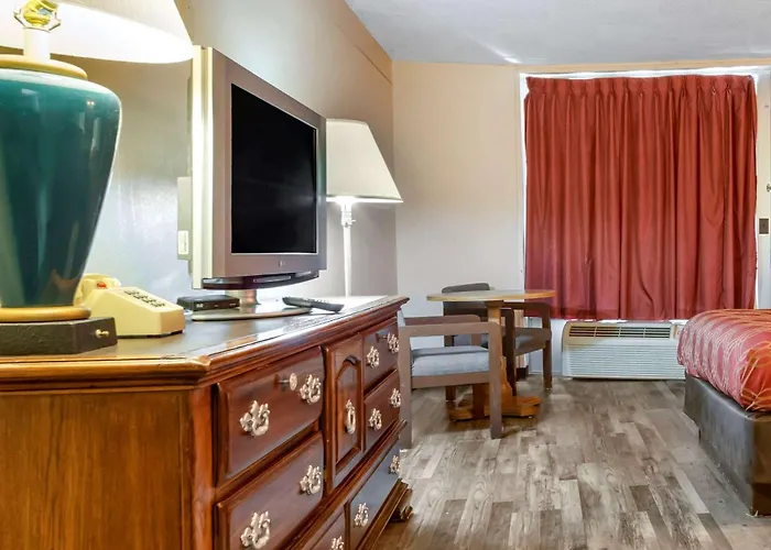Econo Lodge Cortland Downtown
