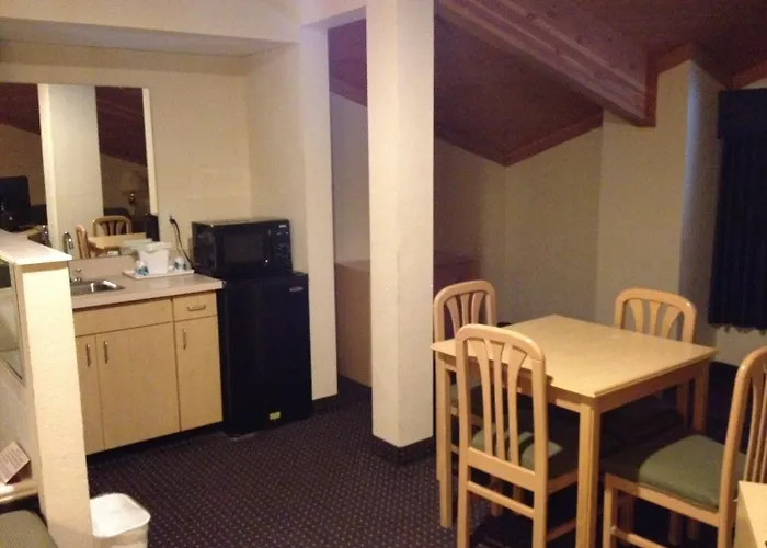 Ameristay Inn & Suites