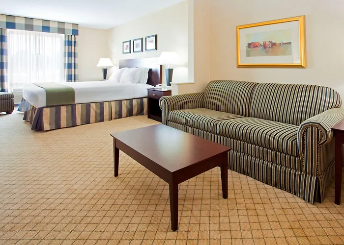 Holiday Inn Express Hotel & Suites - Concord By Ihg