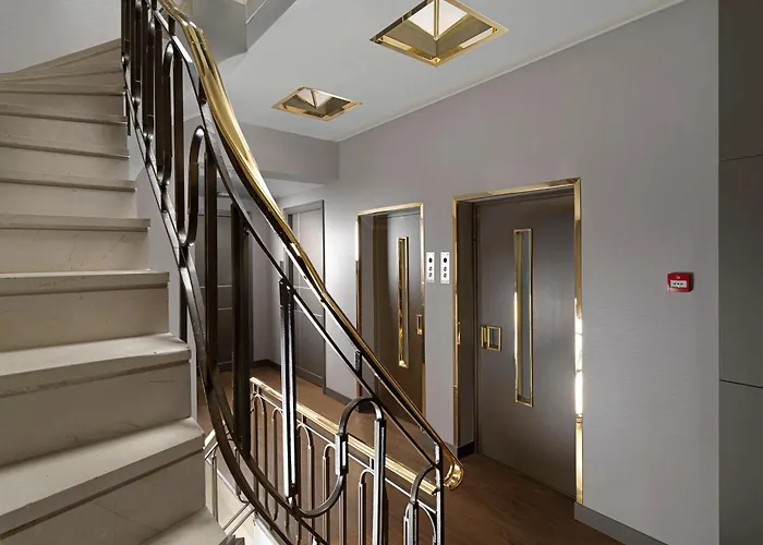 Holiday Suites Athens