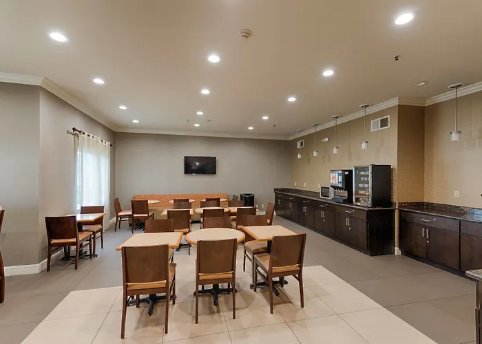 Best Western Plus Delta Inn & Suites