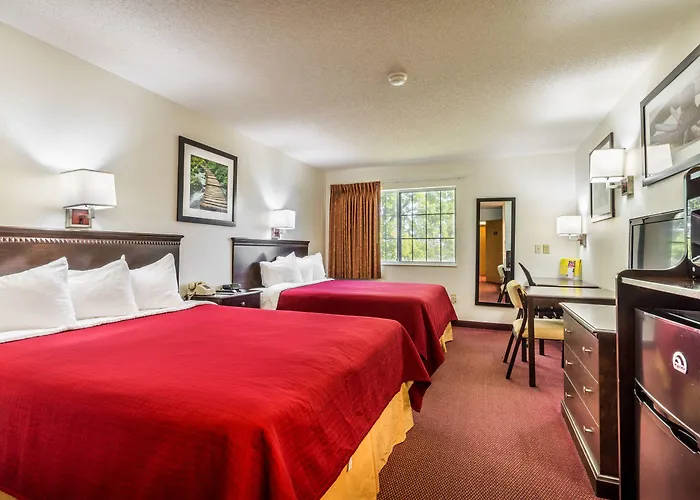 Wamego Inn And Suites
