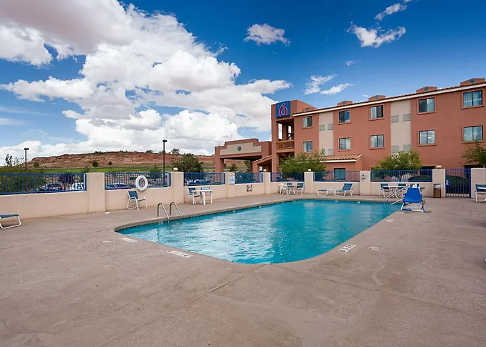 Motel 6-Page, Az
