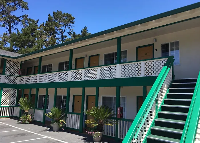 Monterey Pines Inn