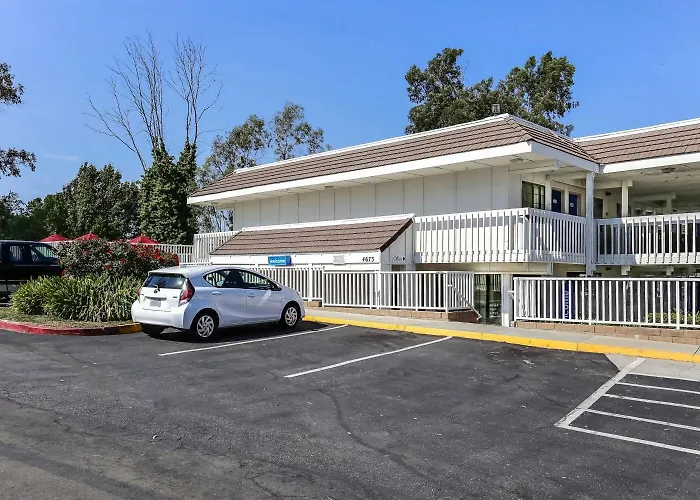 Super 8 By Wyndham Livermore