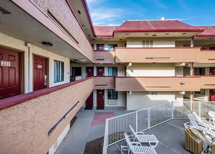 Econo Lodge