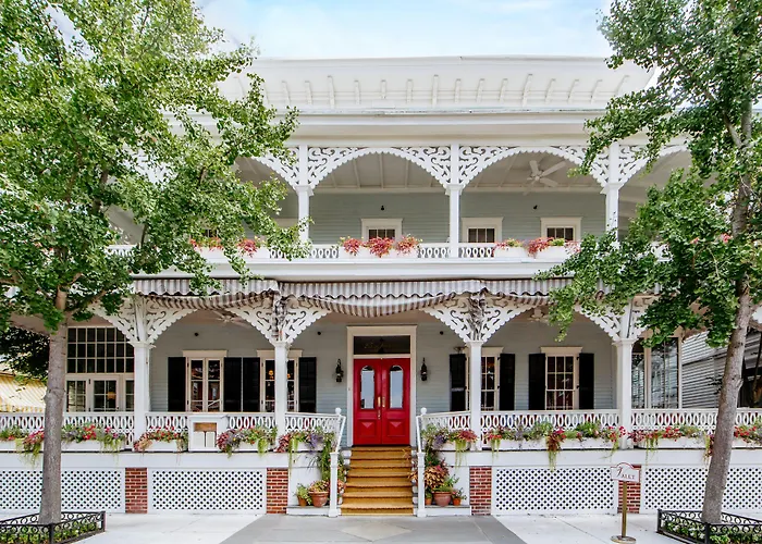 The Virginia And Cottages