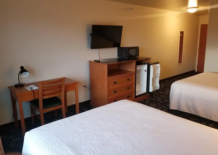 Grand View Inn & Suites