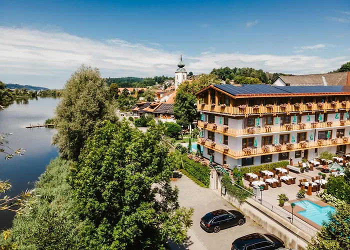 Hotel Restaurant Zum Goldenen Anker Mit Hallenbad & Wellnessbereich