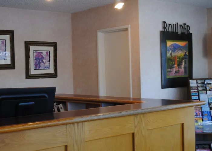 Boulder University Inn