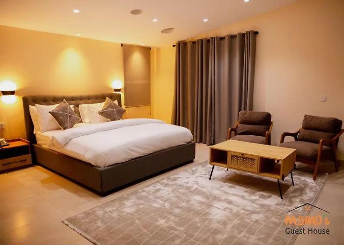 Momo'S Hotel