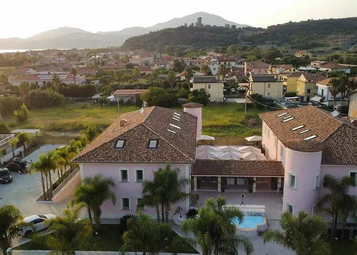 Hotel Chiaro Di Luna