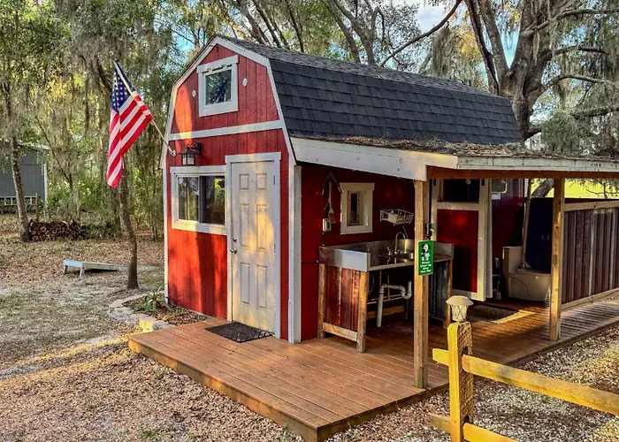 Tiny Barn At Windy Oaks