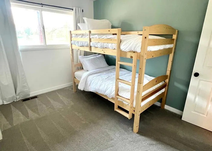Park Home- Parkside Haven For Families & Pets