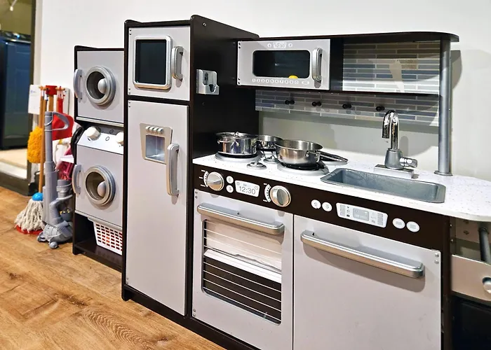 Family & Pet Haven Playroom Fast Wi-Fi