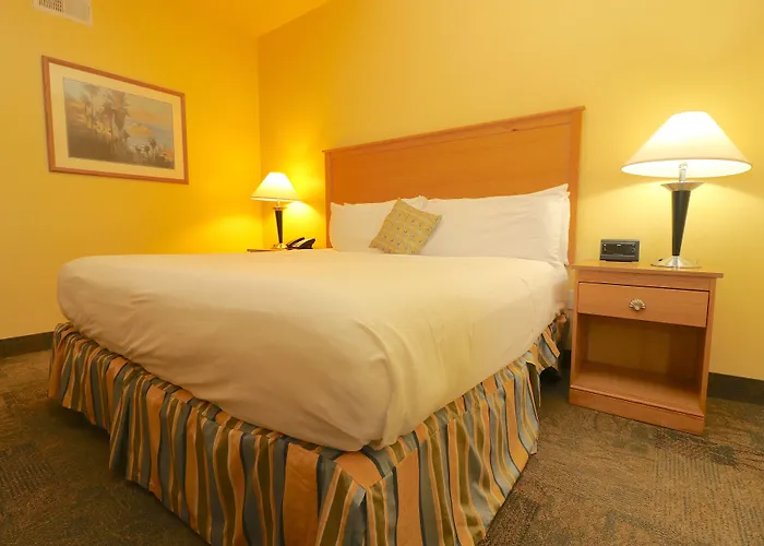 The Atrium Resort, Virginia Beach By Vacatia