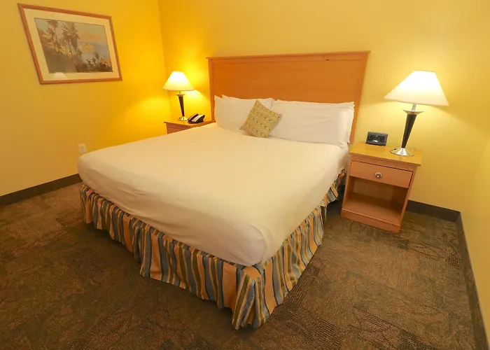 The Atrium Resort, Virginia Beach By Vacatia