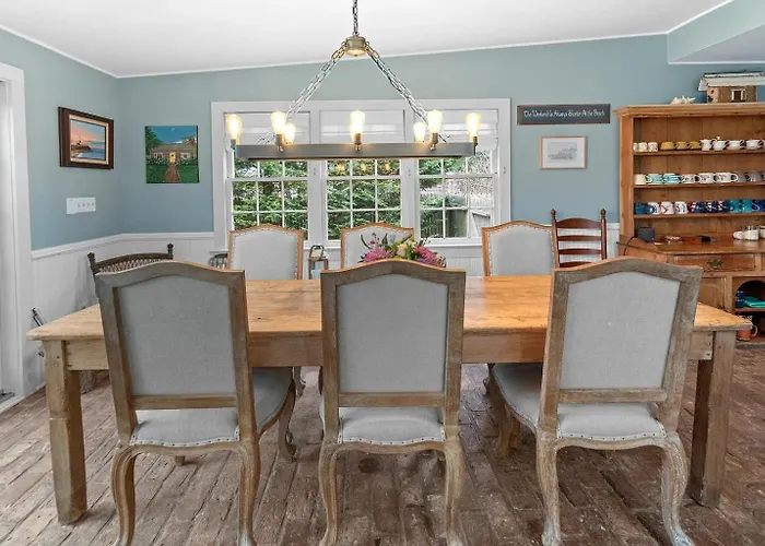 1800 Historical East Hampton Home, 1 Mile To Town!