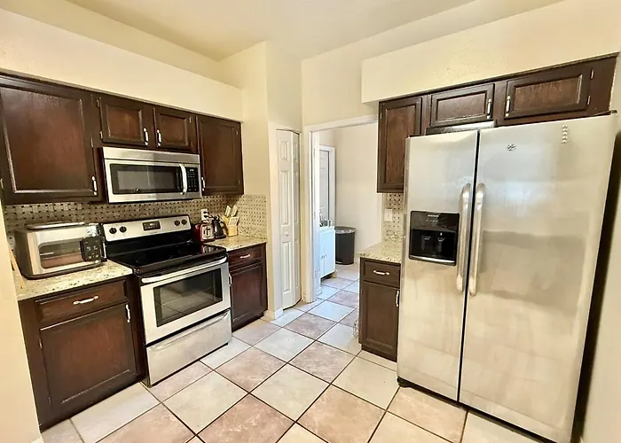 Spacious House With Pool And Hot Tub Near Tampa