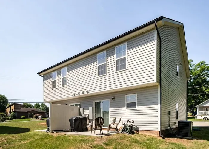 Modern 3Bedroom Duplex With Kitchen, Wifi And Free Parking Kannapolis