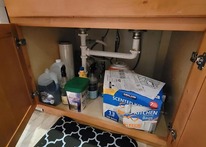 Spacious Comfy 2Br Near Highwaytrain Station