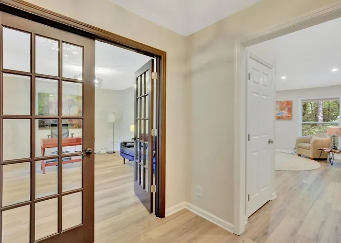 Peaceful & Luxurious 4 Bed Ranch Zen Retreat In Peachtree City