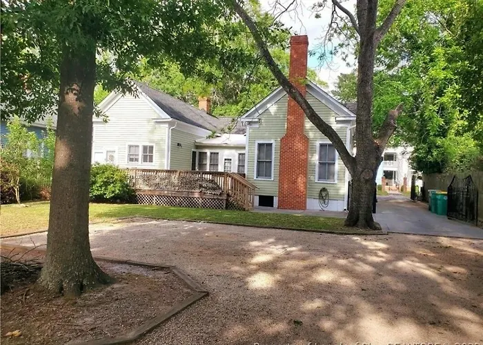 Adorable Guest House In Heart Of Lumberton Uptown