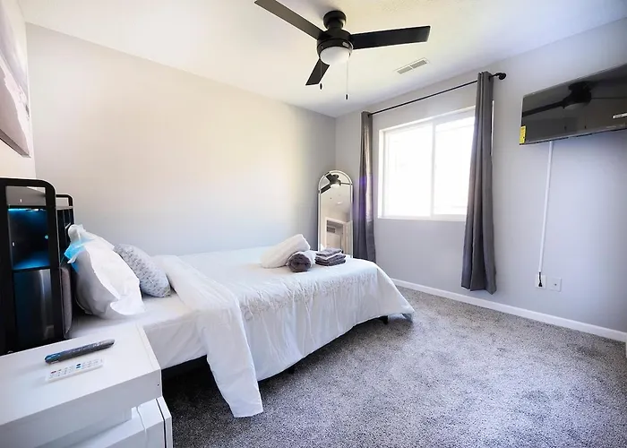 Cozy Morningside House With Fiber Internet