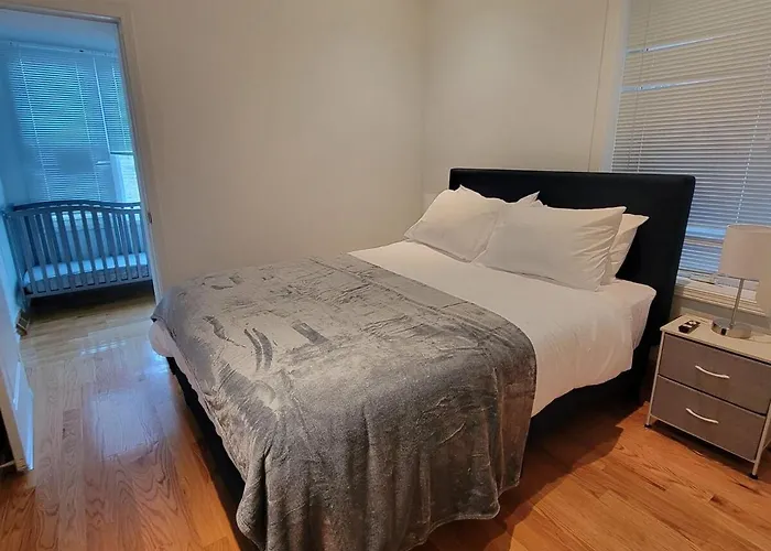 Spacious Comfy 2Br Near Highwaytrain Station