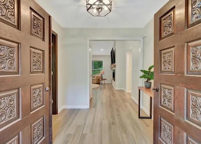 Peaceful & Luxurious 4 Bed Ranch Zen Retreat In Peachtree City